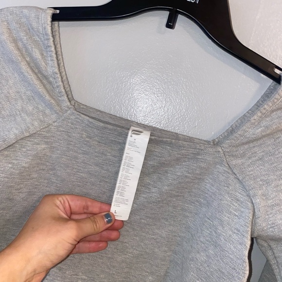 Fabletics cropped workout top - Picture 3 of 3